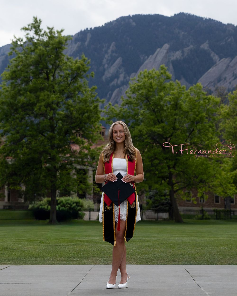 #gradphotographer #CUBoulder #gradsessions