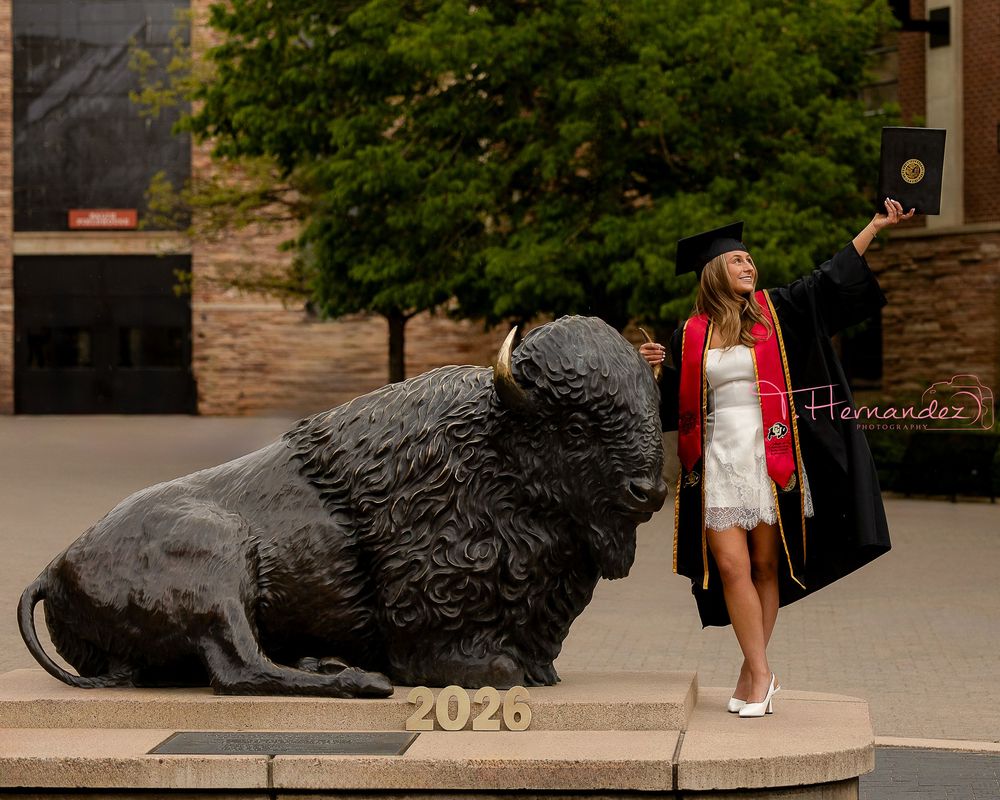 #gradphotographer #CUBoulder #gradsessions