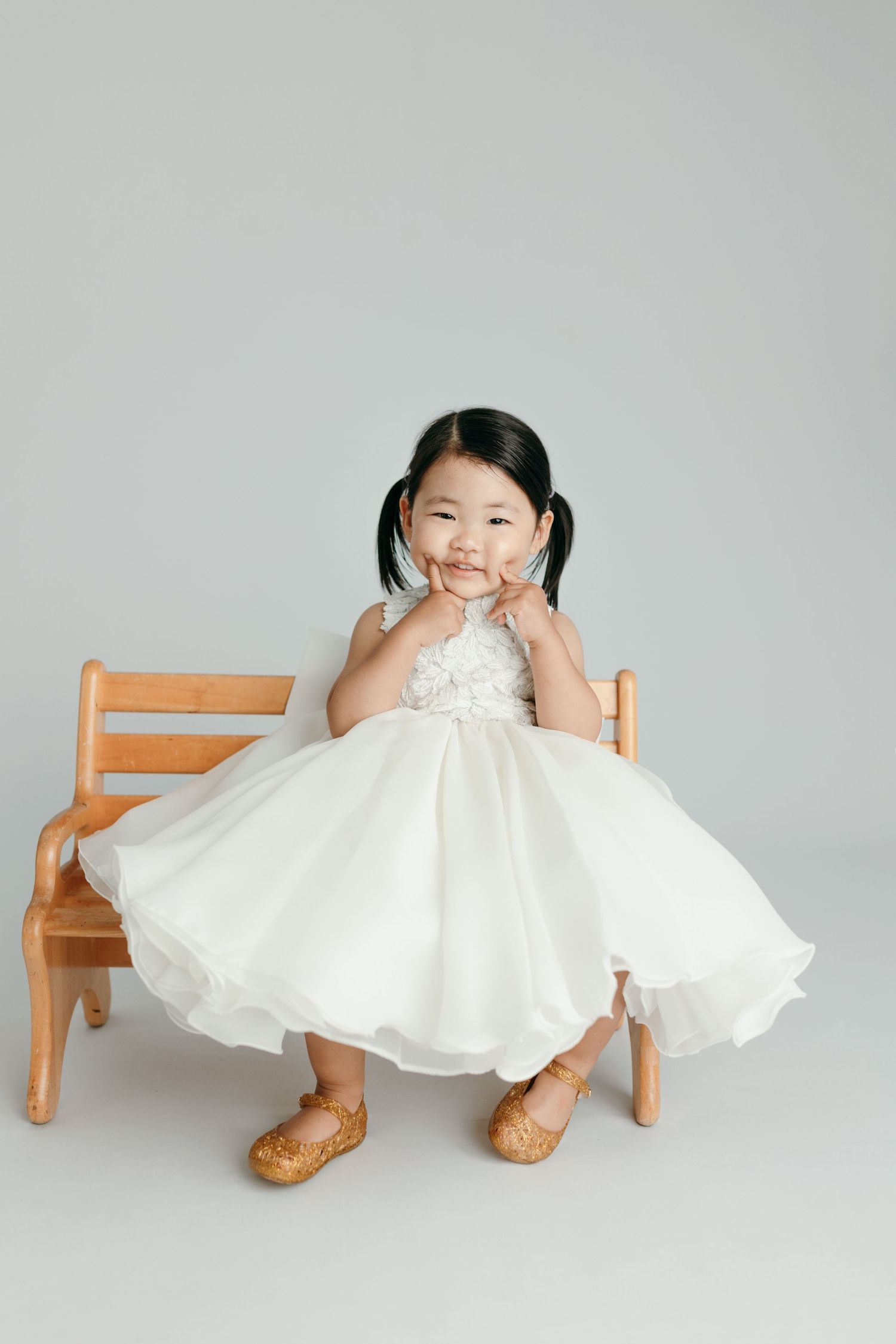baby photographer victoria bc, first birthday photographer victoria bc, photographer victoria bc, kids photographer langford bc, cake smash