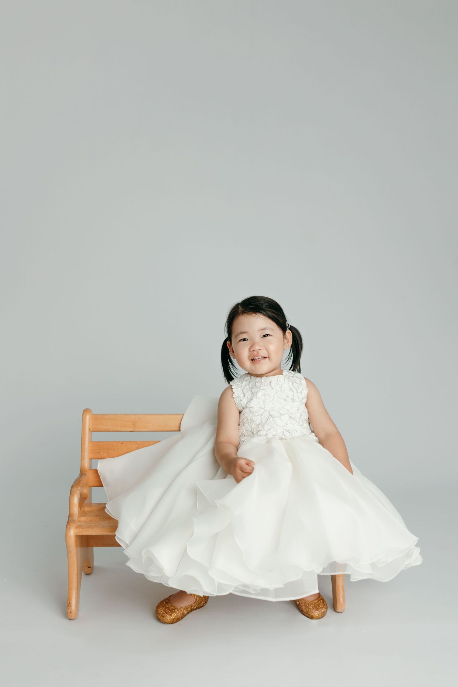 baby photographer victoria bc, first birthday photographer victoria bc, photographer victoria bc, kids photographer langford bc, cake smash
