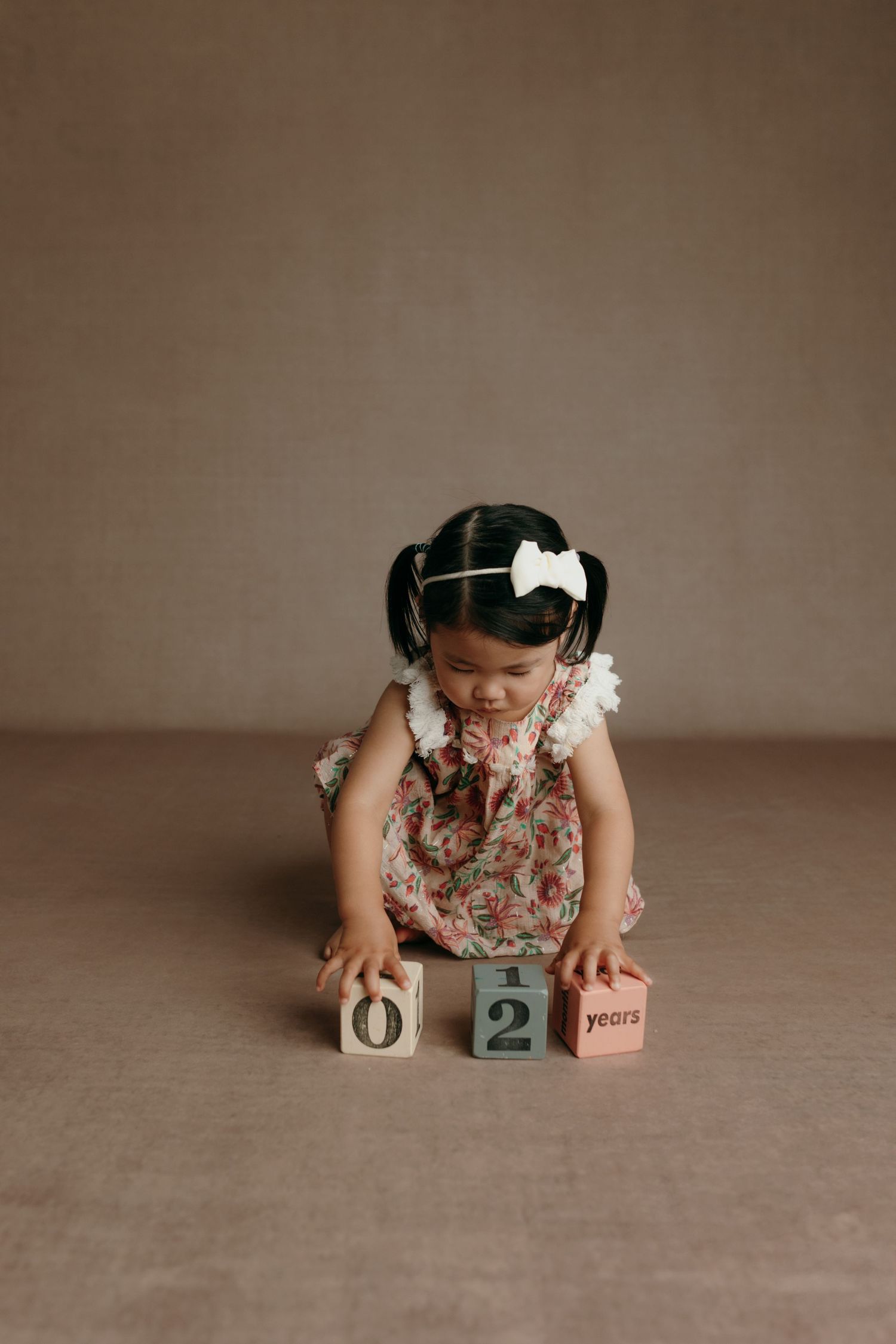 baby photographer victoria bc, first birthday photographer victoria bc, photographer victoria bc, kids photographer langford bc, cake smash
