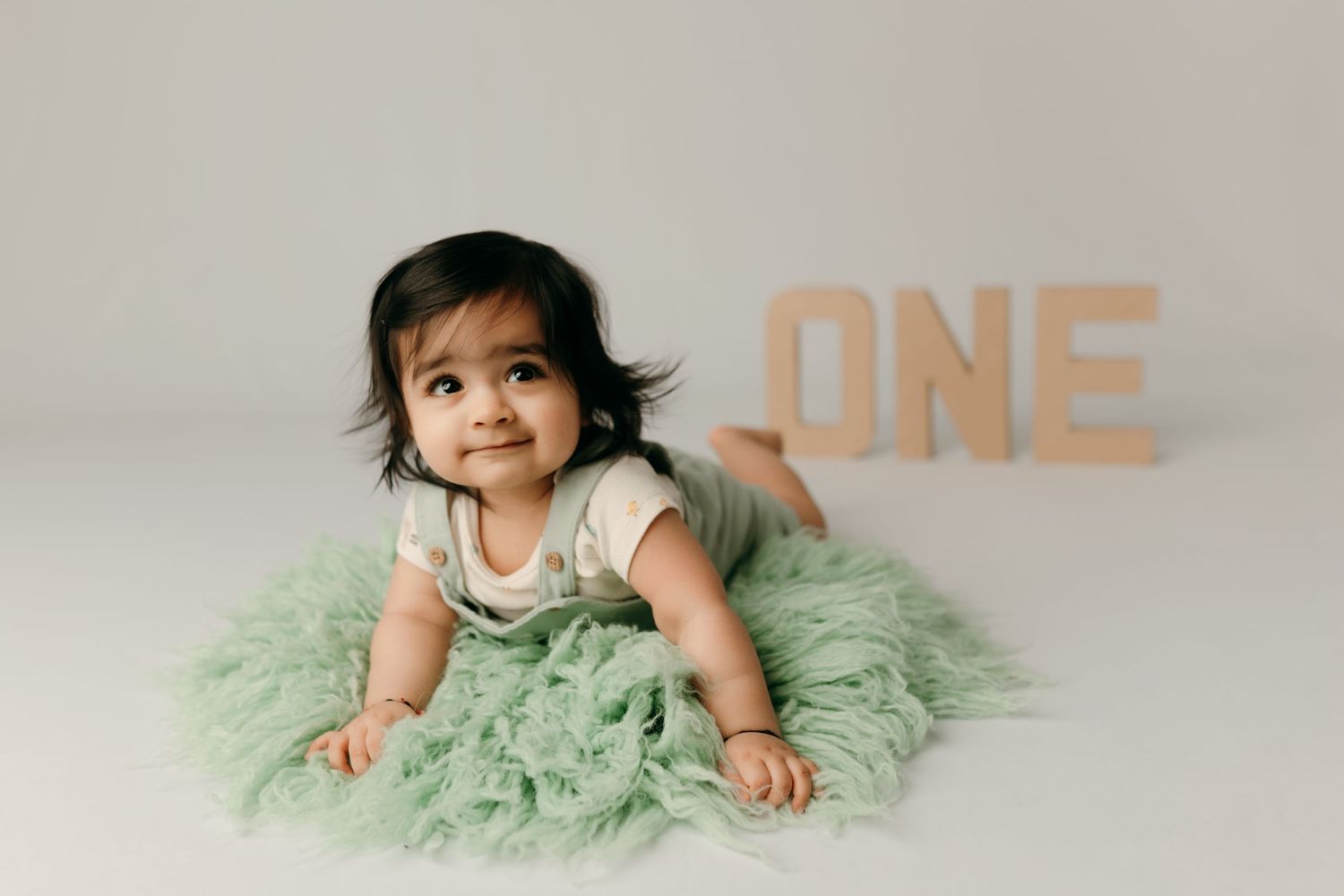 baby photographer victoria bc, first birthday photographer victoria bc, photographer victoria bc, kids photographer langford bc, cake smash