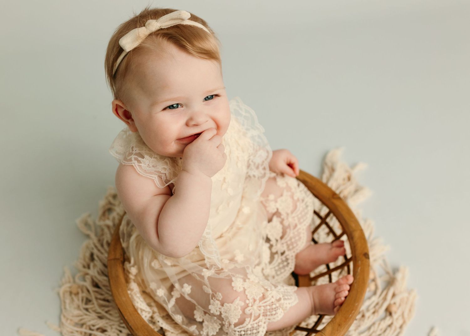 family photographer victoria bc, baby photographer victoria bc, photographer victoria bc,