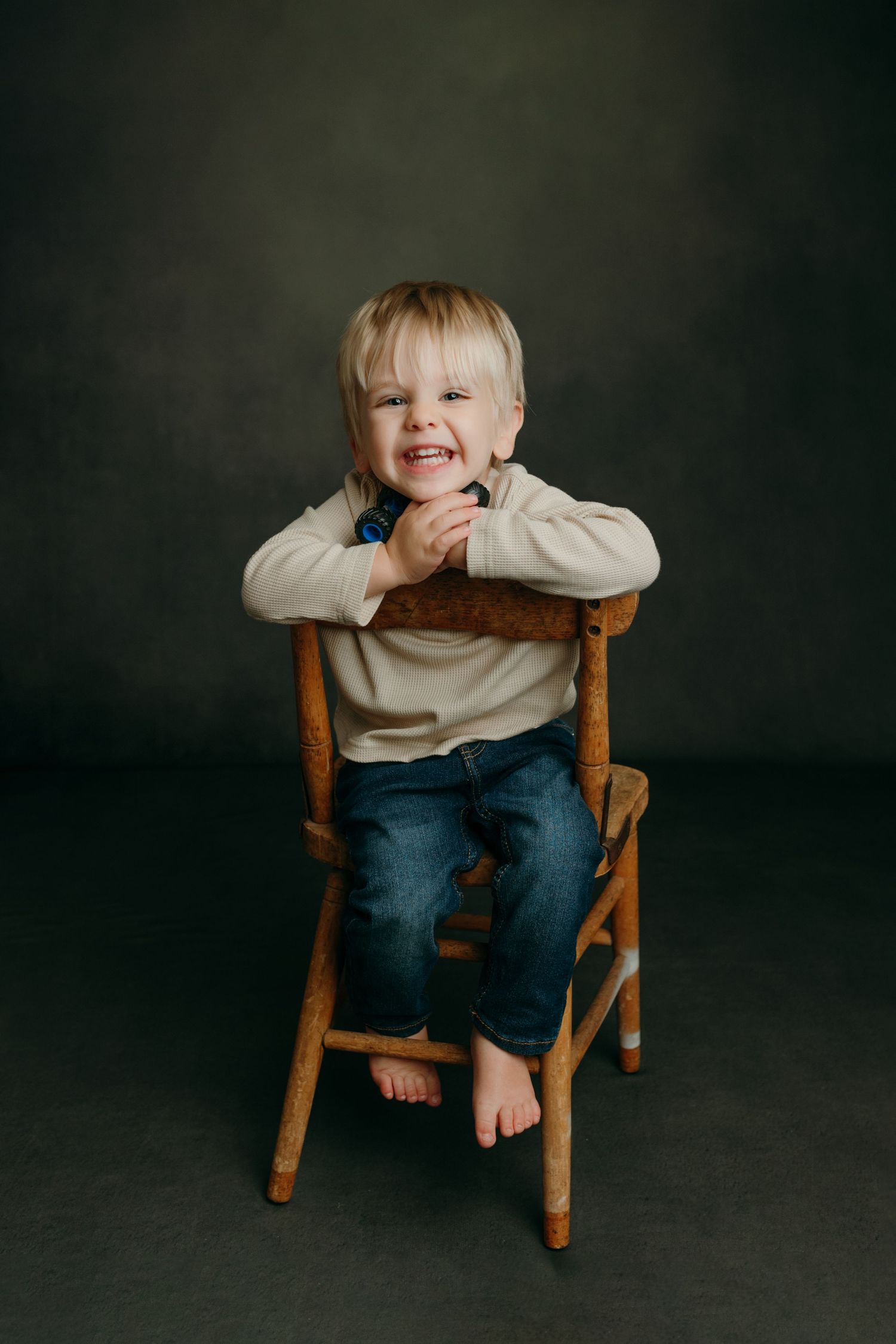 baby photographer victoria bc, first birthday photographer victoria bc, photographer victoria bc, kids photographer langford bc, cake smash