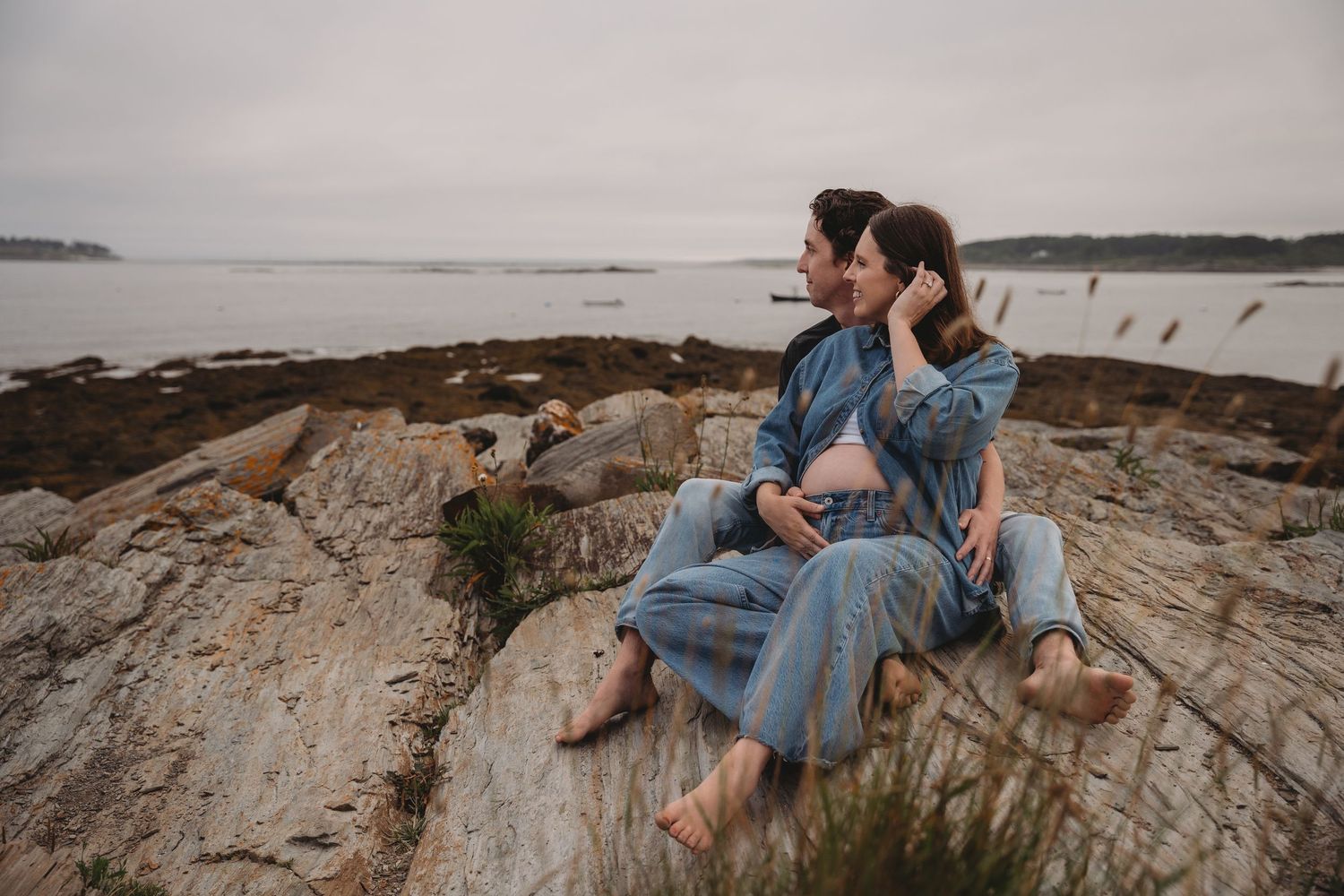 Maternity Photographer Fort Williams Park, lighthouse, Cape Elizabeth, Maine