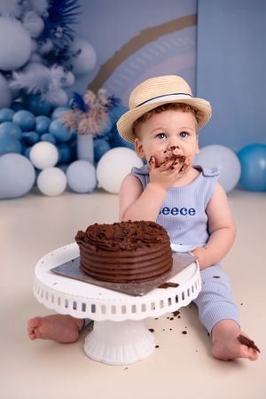 Cakesmash portrait photo ashford  kent based photographer in studio