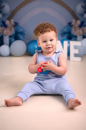 Cakesmash portrait photo ashford  kent based photographer in studio