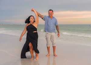 St Pete Beach-Family-sunset photo session with BE Jazy Photography-St Pete Beach-vaction Photographer