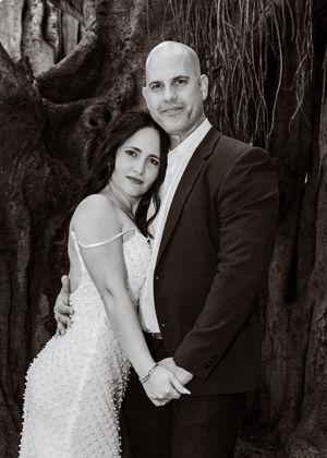 Downtown St Pete-Courthouse-Elopement photo session-BE Jazy Photography-St Pete Photographer-Elopement-Courthouse wedding-North Straub Park