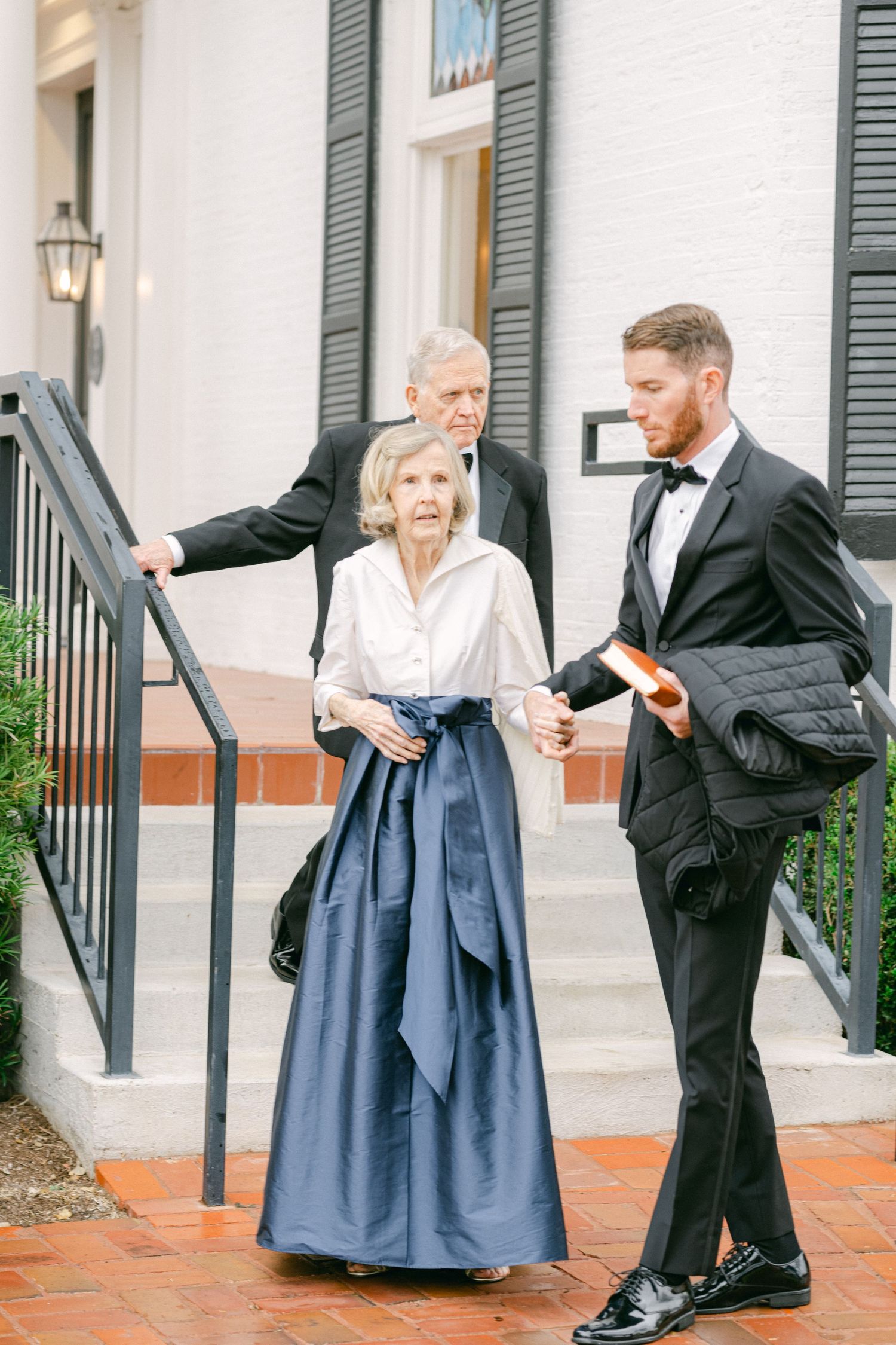 Woodbine Mansion Round Rock Austin Texas Winter Wedding Fine Art Editorial Photography  Family Portraits candid