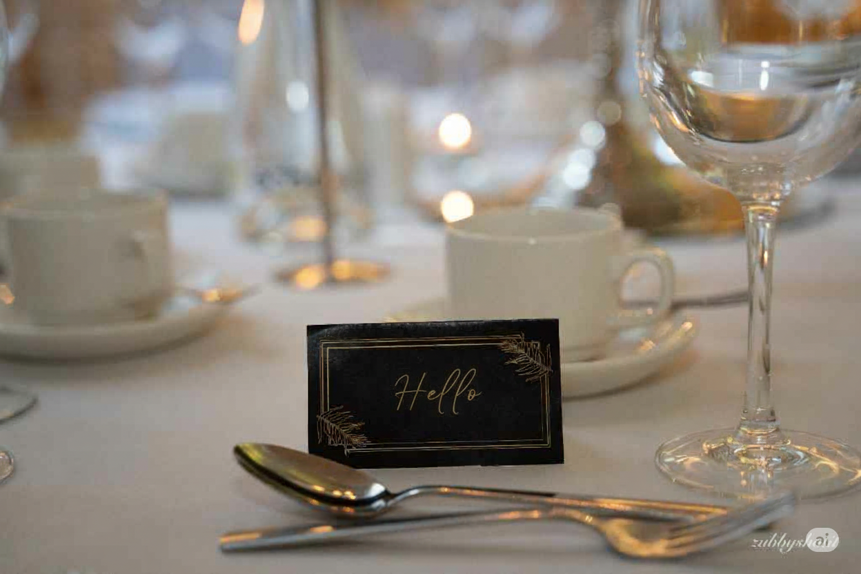 A card saying 'Hello'