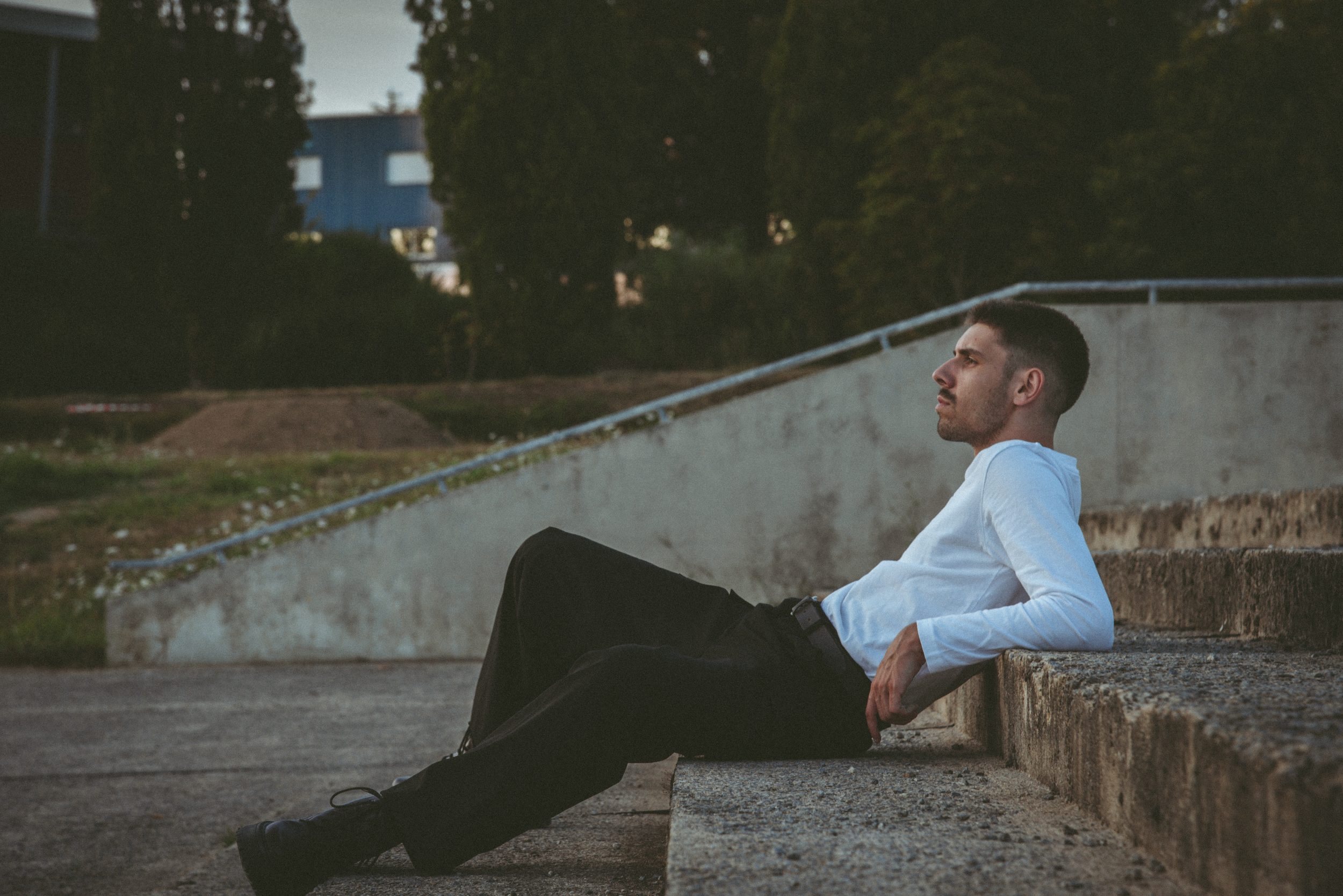 Séance portrait thème Limoges contemporain, portrait homme, outfit homme, portrait homme Limoges, photographe femme, bienveillance