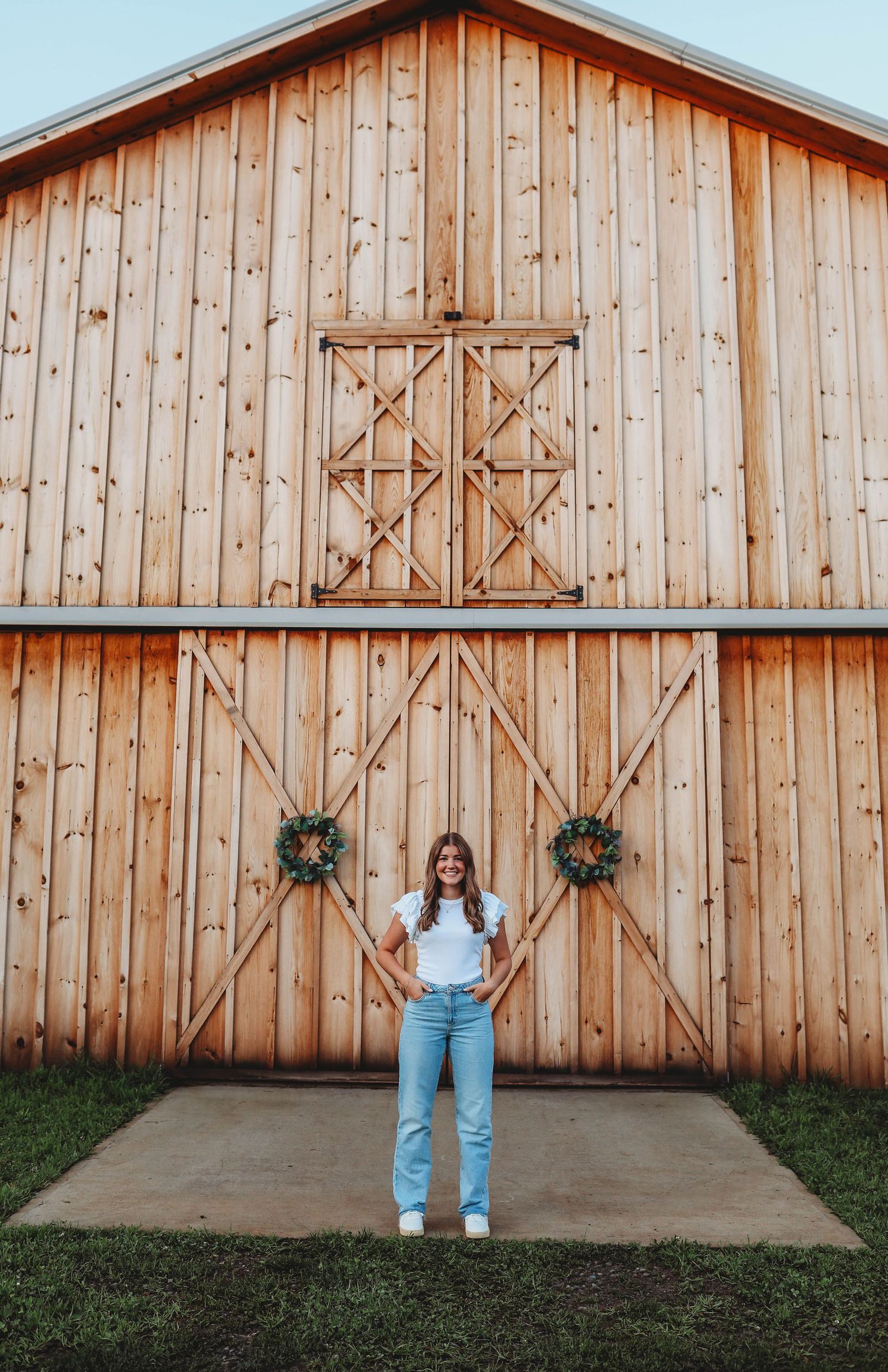 Summer, senior, barn, horses, senior photos