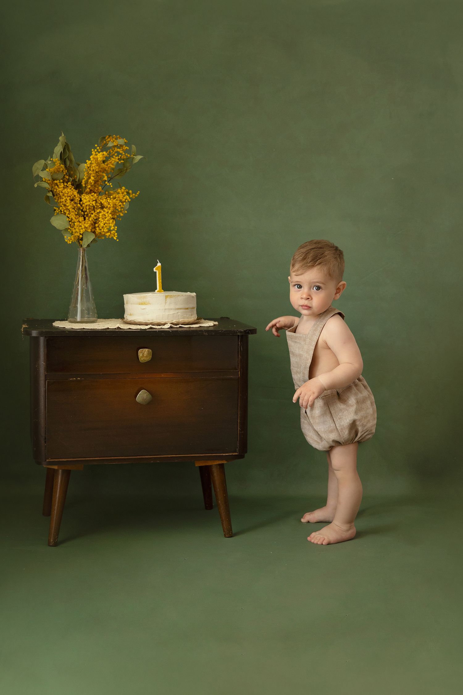 Sedinta foto cake smash Timisoara - studio fotograf Madalina Craciun