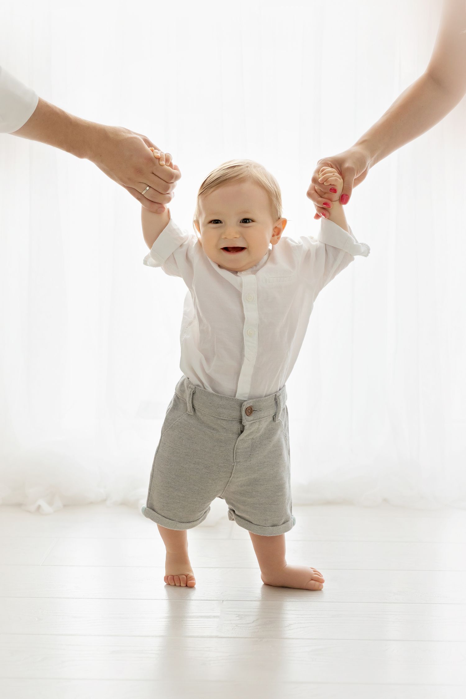 Sedinta foto familie in studioul din Timisoara fotograf Madalina Craciun
