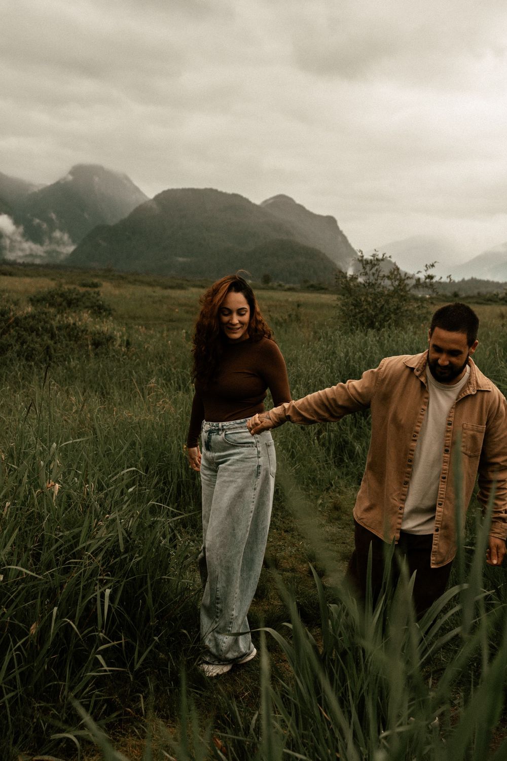 Romantic Lifestyle Outdoor Couple Photoshoot in Vancouver by Marina Dams