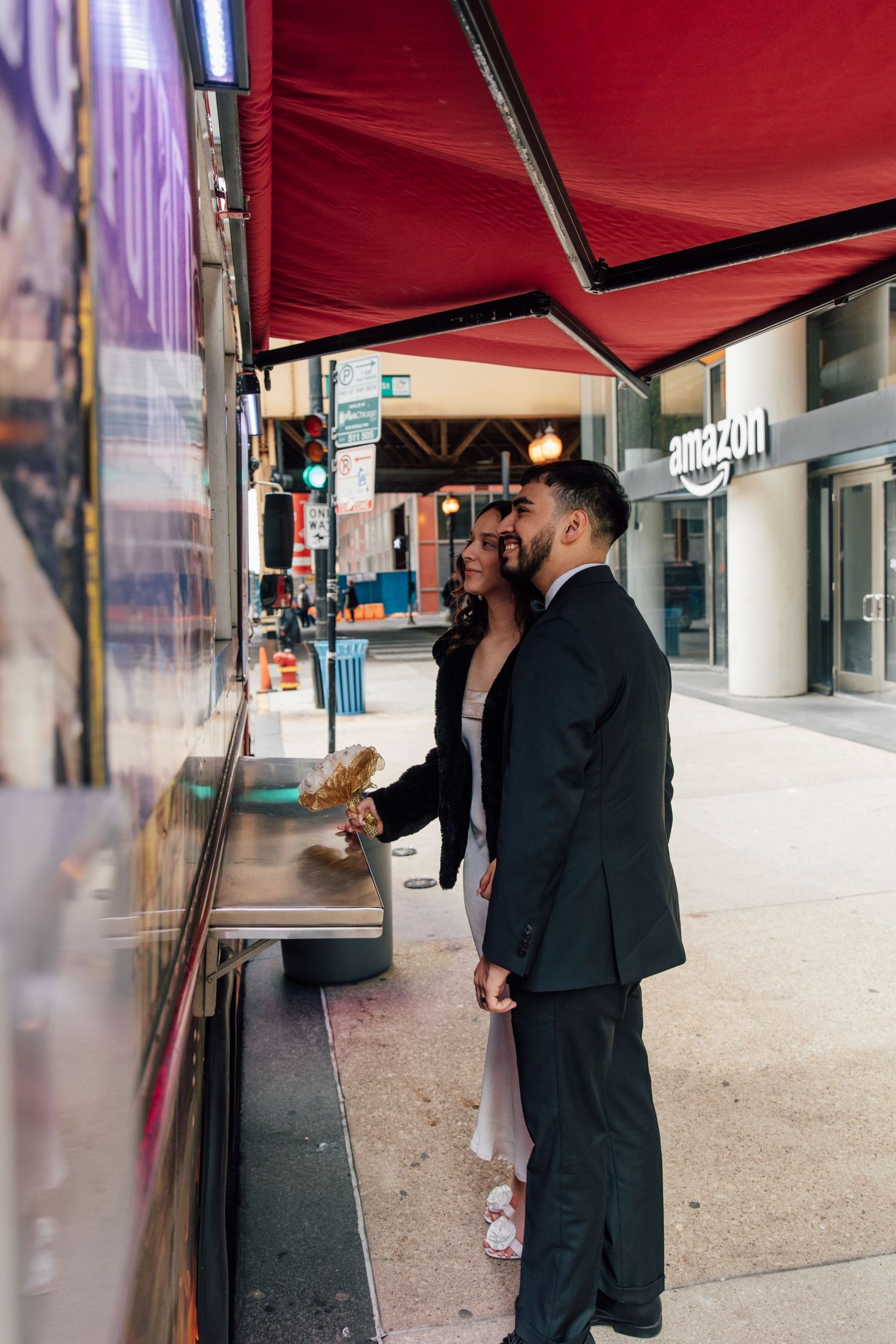 Wedding elopement with food truck downtown chicago