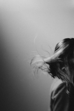 Vrouw in beeld. Puur. Krachtig. Vrouwelijk. Sfeervol. Intiem.