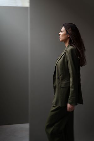 Vrouw in beeld. Puur. Krachtig. Vrouwelijk. Sfeervol. Beweging.