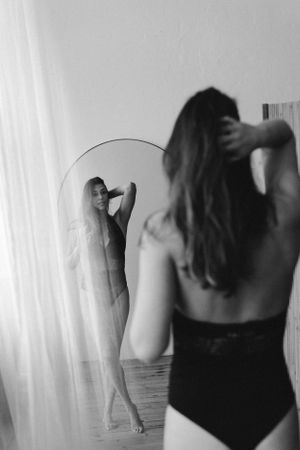 Portret vrouw, creatief portret, intiem portret,  boudoir fotografie.
