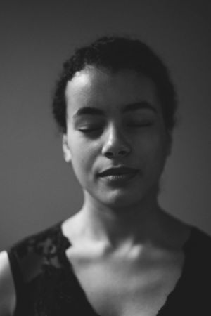 Portret vrouw, creatief portret, vrij werk. Kunst.