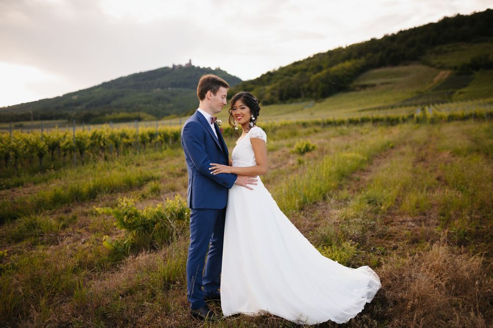 Séance photo de couple dans les vignes en Alsaces.