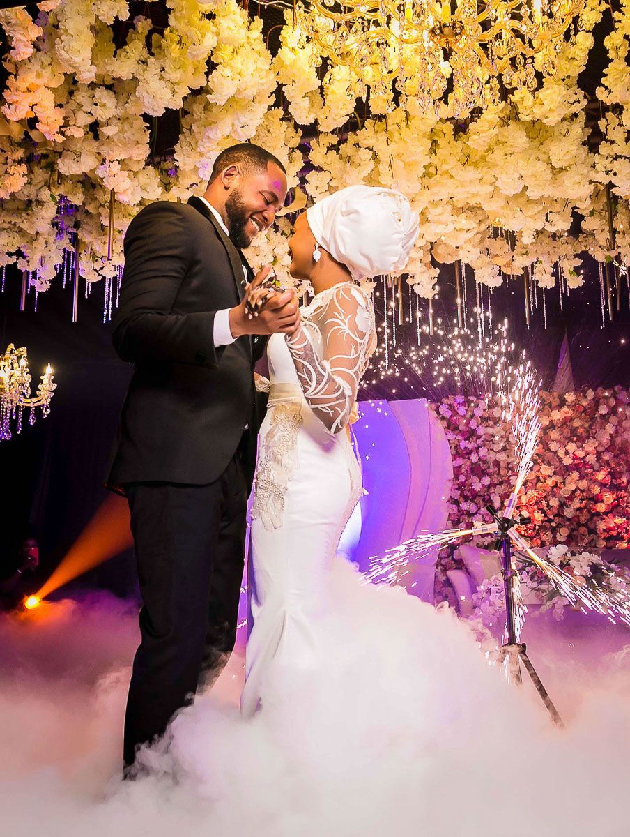 First dance wedding photo, romantic couple, Toronto