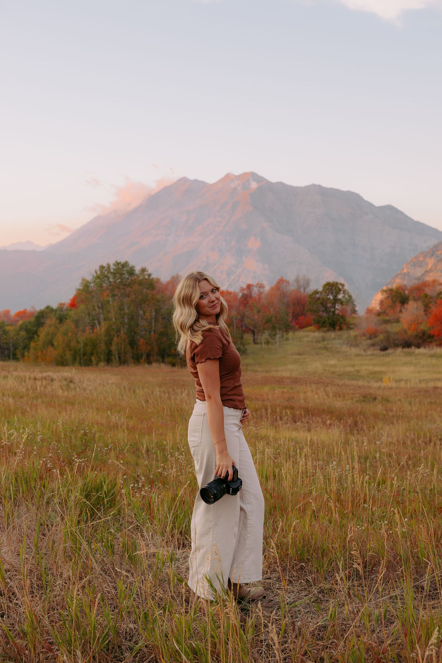 Wyoming, colorado, and Utah elopement, wedding, and family photographer. Willing to travel