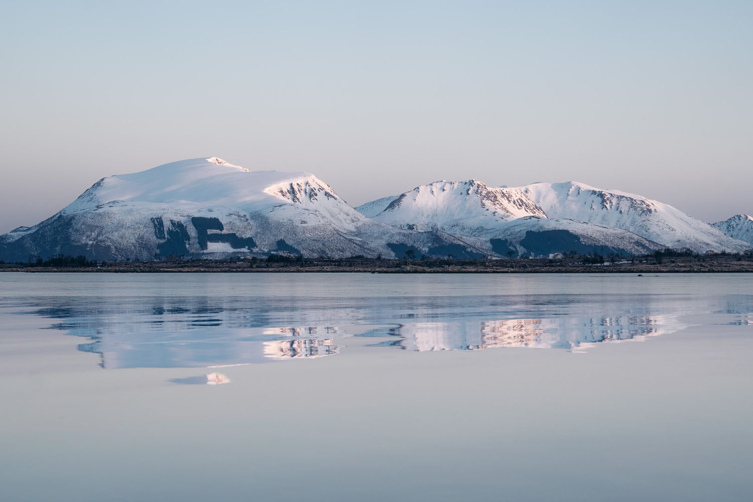 paysage forfjorden reflet montagne