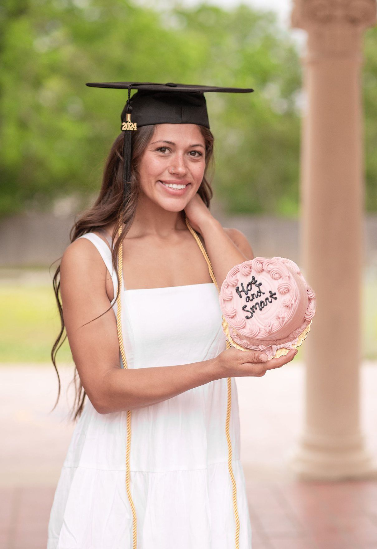college senior girl portrait session on the OKWU campus by Kristi Bray Photography