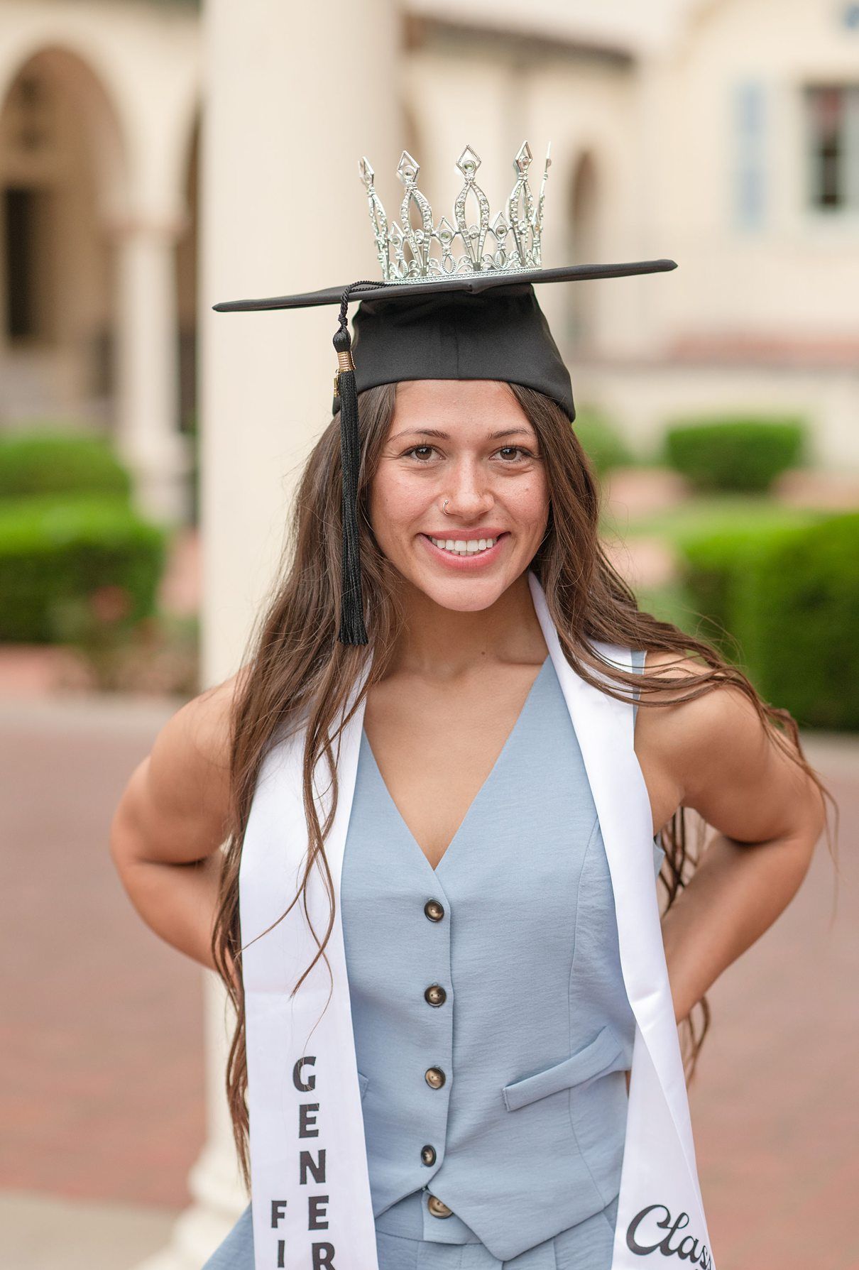 college senior girl portrait session on the OKWU campus by Kristi Bray Photography