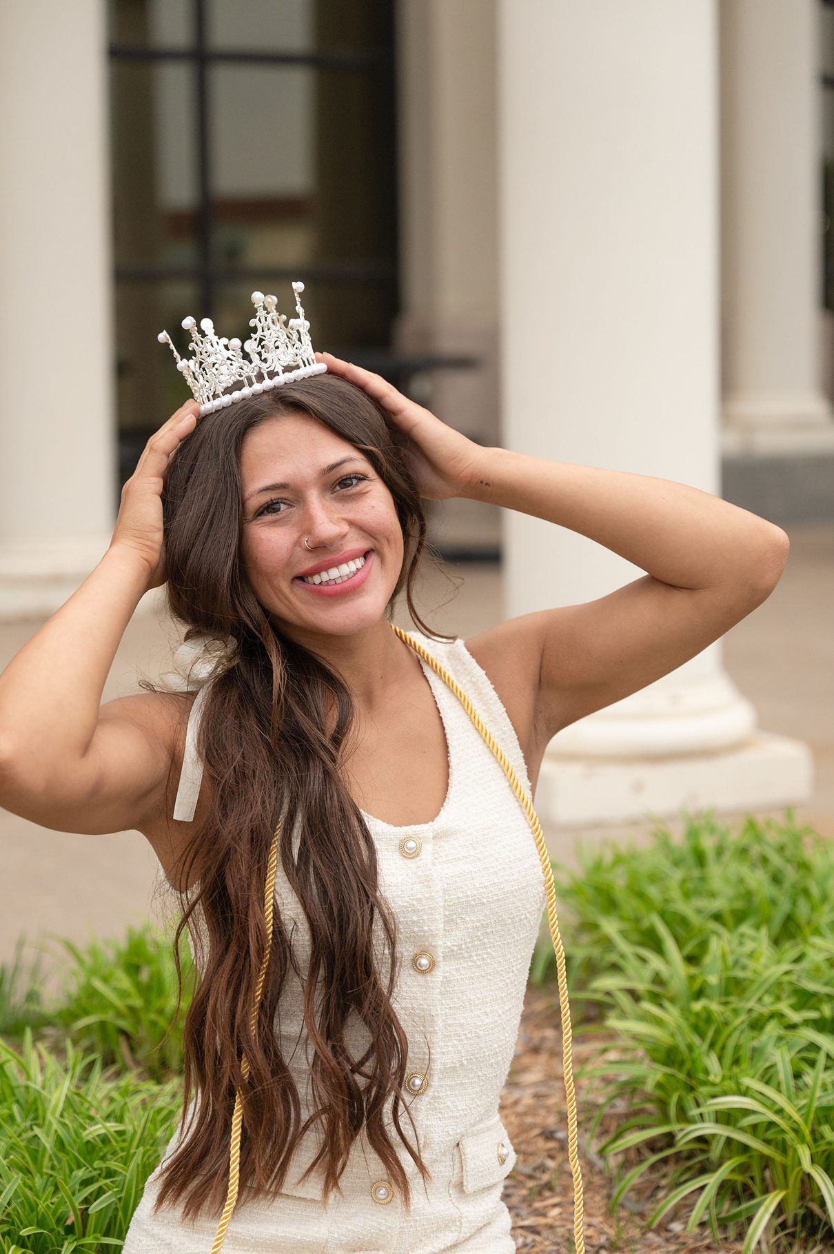 college senior girl portrait session on the OKWU campus by Kristi Bray Photography