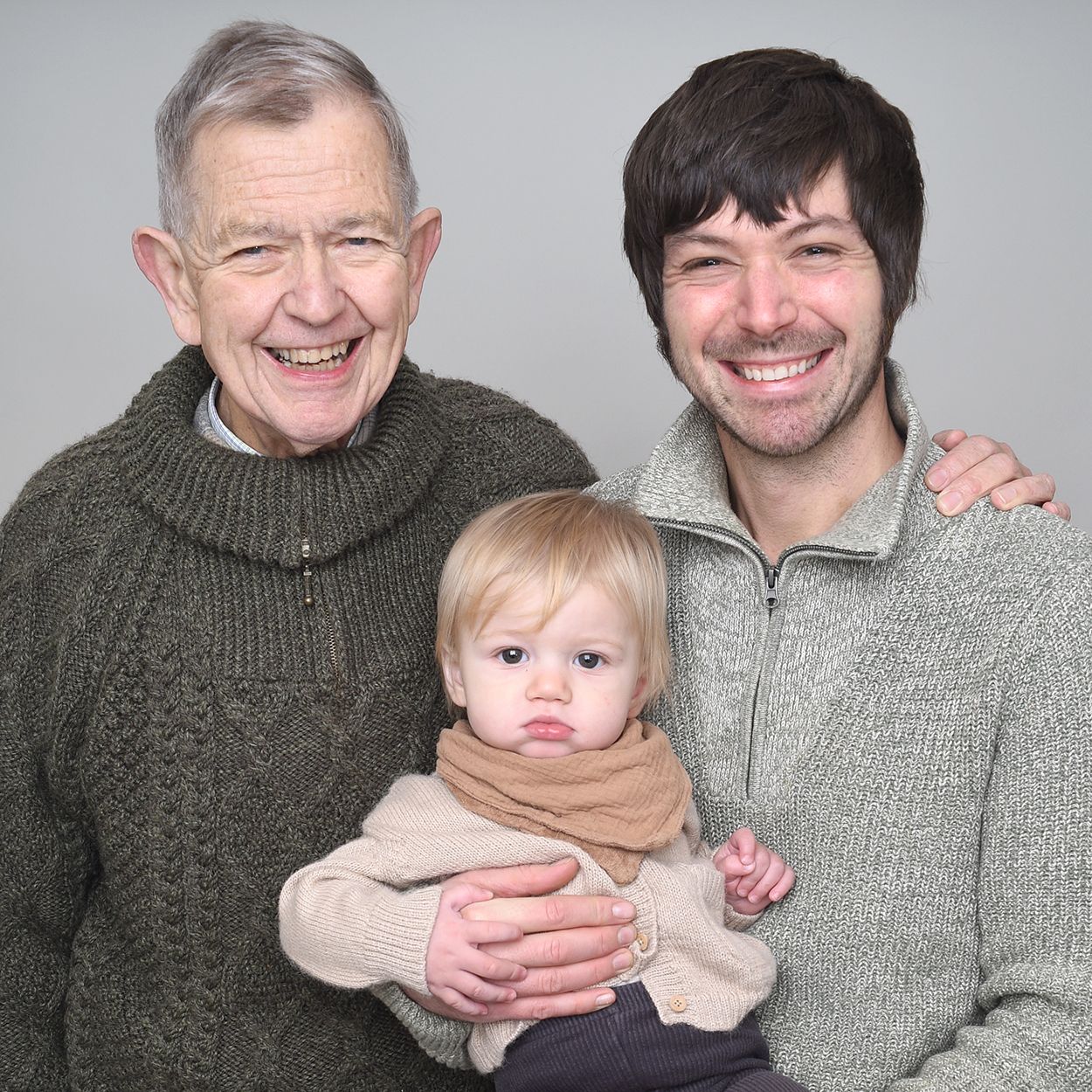 A warm, relaxed Father’s Day photoshoot featuring real smiles and playful moments