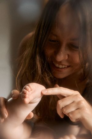 Maternity and Newborn photographer & videographer in Edinburgh, Glasgow and Fife