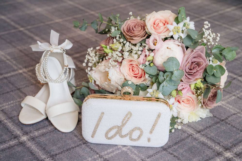 Sheffield wedding photographer. Peak Edge Hotel. Natural moments.