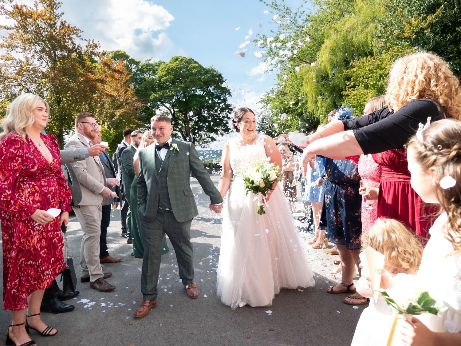 confetti shot couple walking through santos higham derbyshire
wedding photographer
nottingham photographer
derby photographer
dog photograph