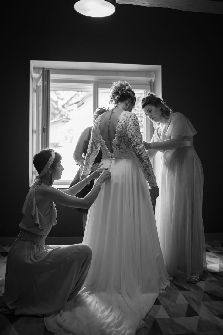 Photographe mariage Bourg-en-Bresse, Ain, Rhône, Jura, Saône-et-Loire. Inspiration mariage. Photos sur le vif. Emotion. Préparatif mariée