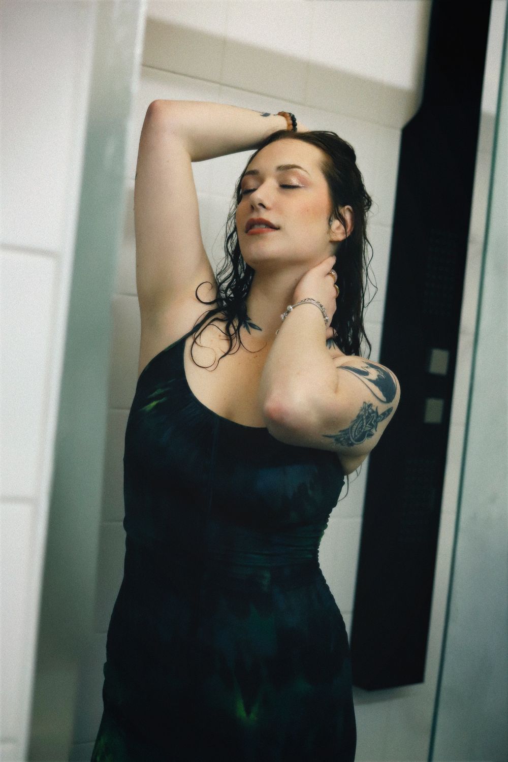 Séance photo par Chaemi Studio, photographe portrait à Montpellier. Shooting créatif dans une ambiance intime, sensuelle et féminine.