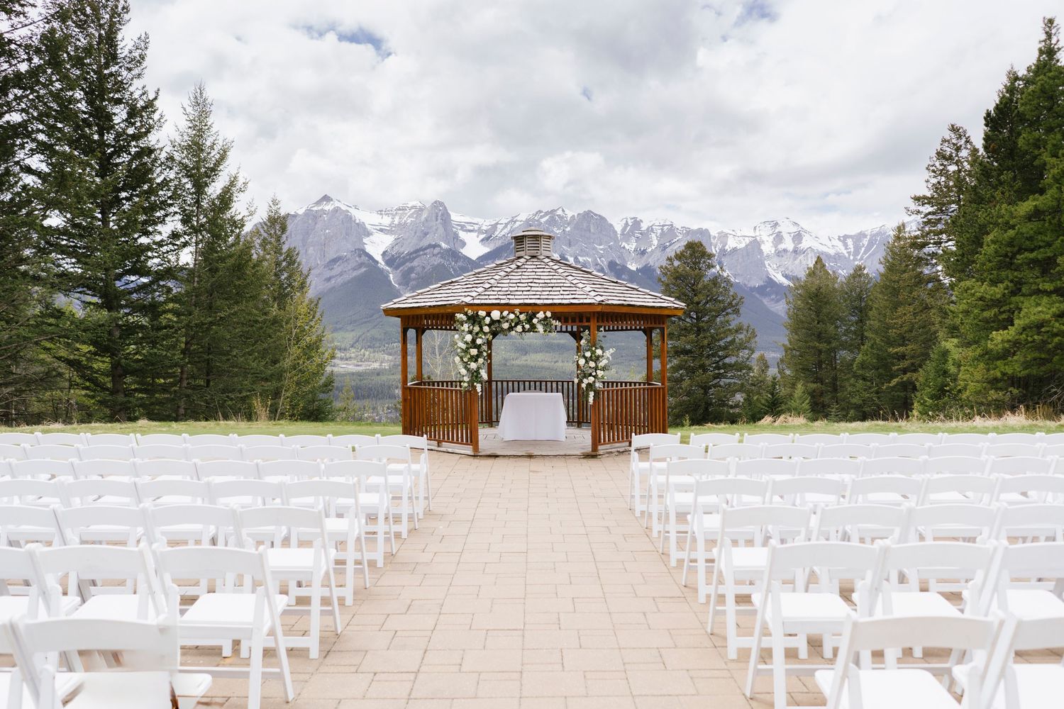 Silvertip Resort Canmore Wedding
Canmore Wedding Photographer
