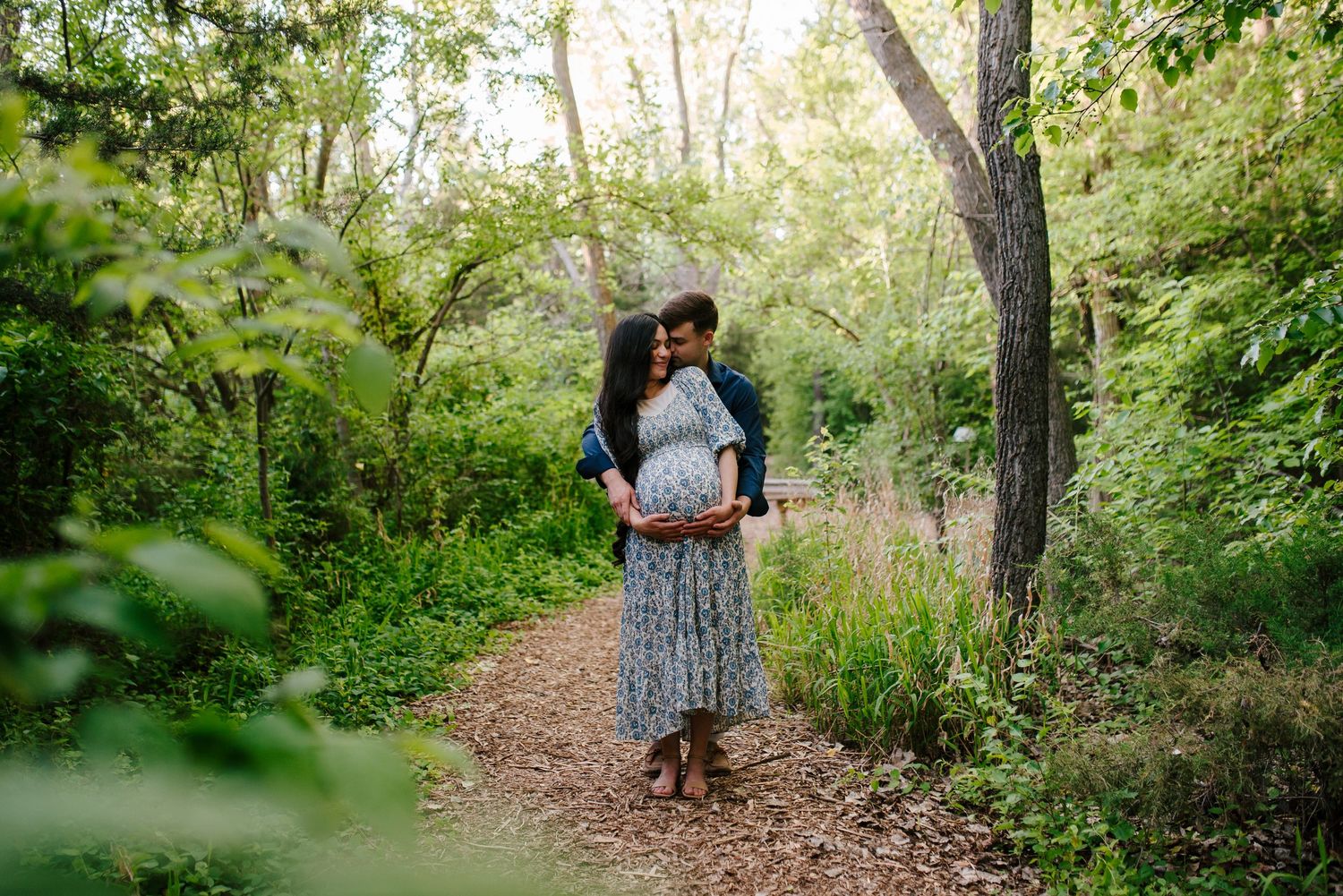 Maternity pregnancy photo session in Sedgwick County Park, family pictures in Wichita, KS, by Jessica Nadine Photography