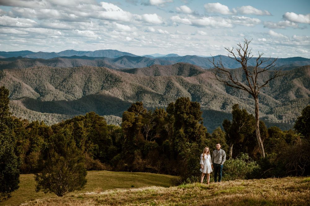 Epic engagement photo of bride and groom at Griffiths Lookout Dorrigo by Lou Walpole Photographer
