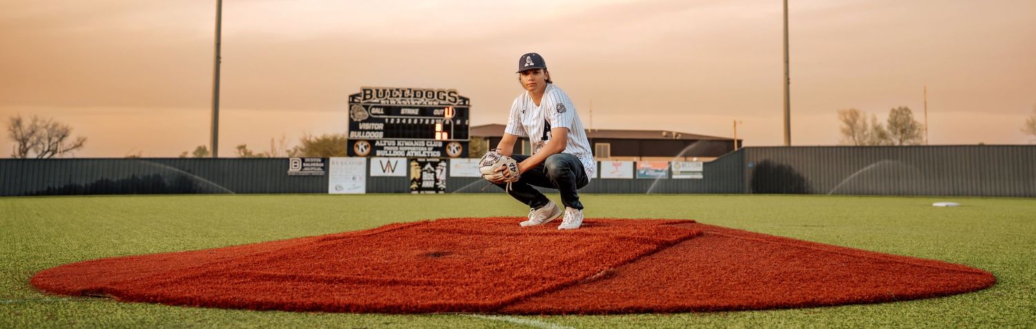 Senior photoshoot session, Altus High School, Bulldogs, AHS OK, Hat, Softball, Baseball, Kiwanis Park, Downtown, Oklahoma, Marshall