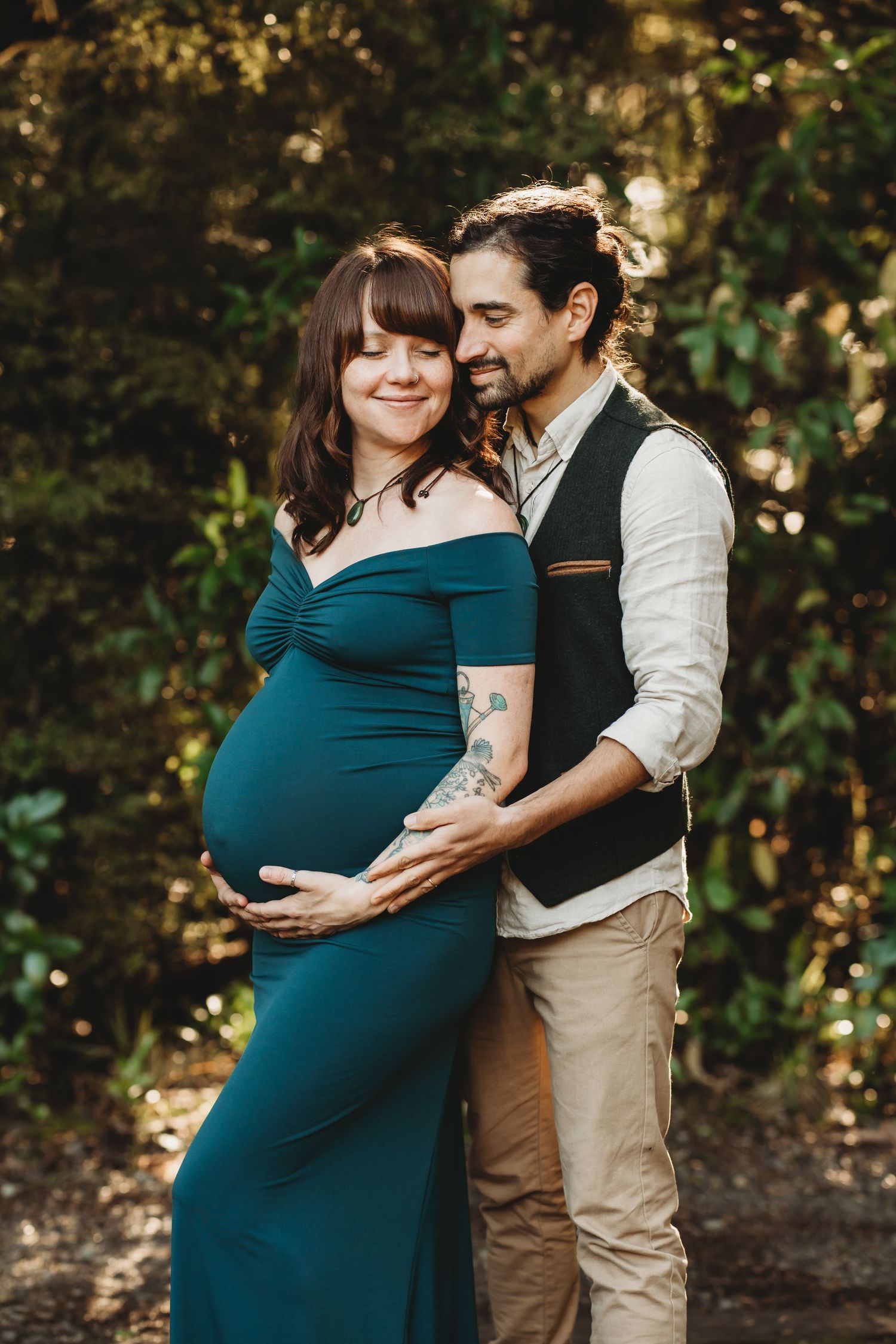 Nelson maternity photographer, Nelson photographer, maternity photography Nelson, pregnancy photos, couple having a baby, teal dress
