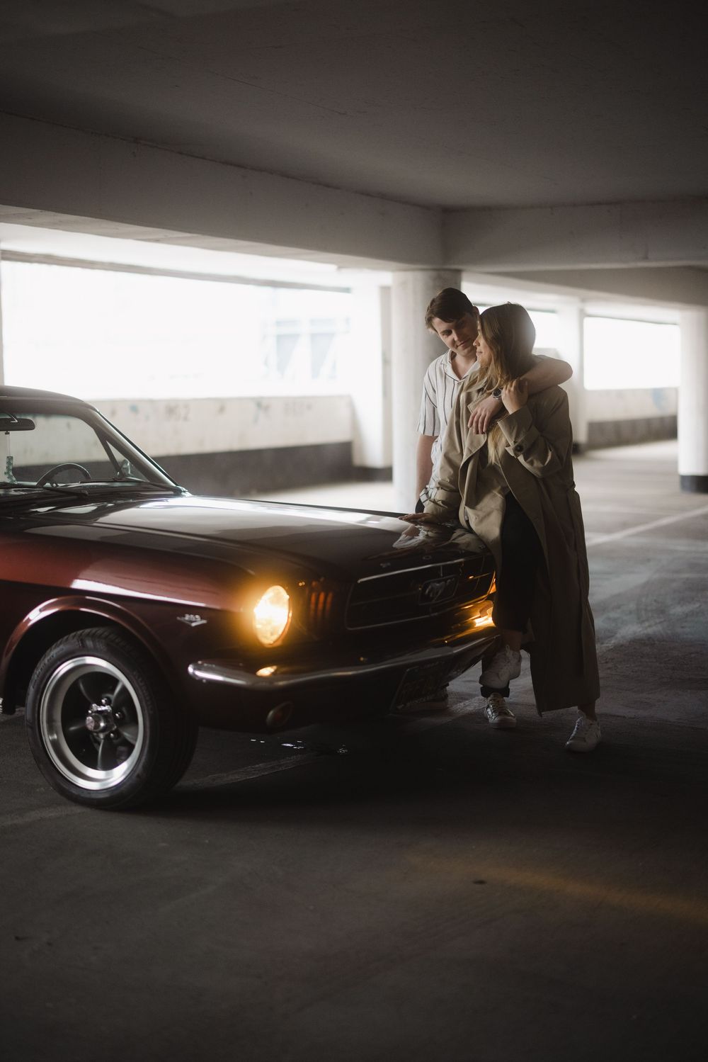 Ford Mustang w romantycznej scenerii
