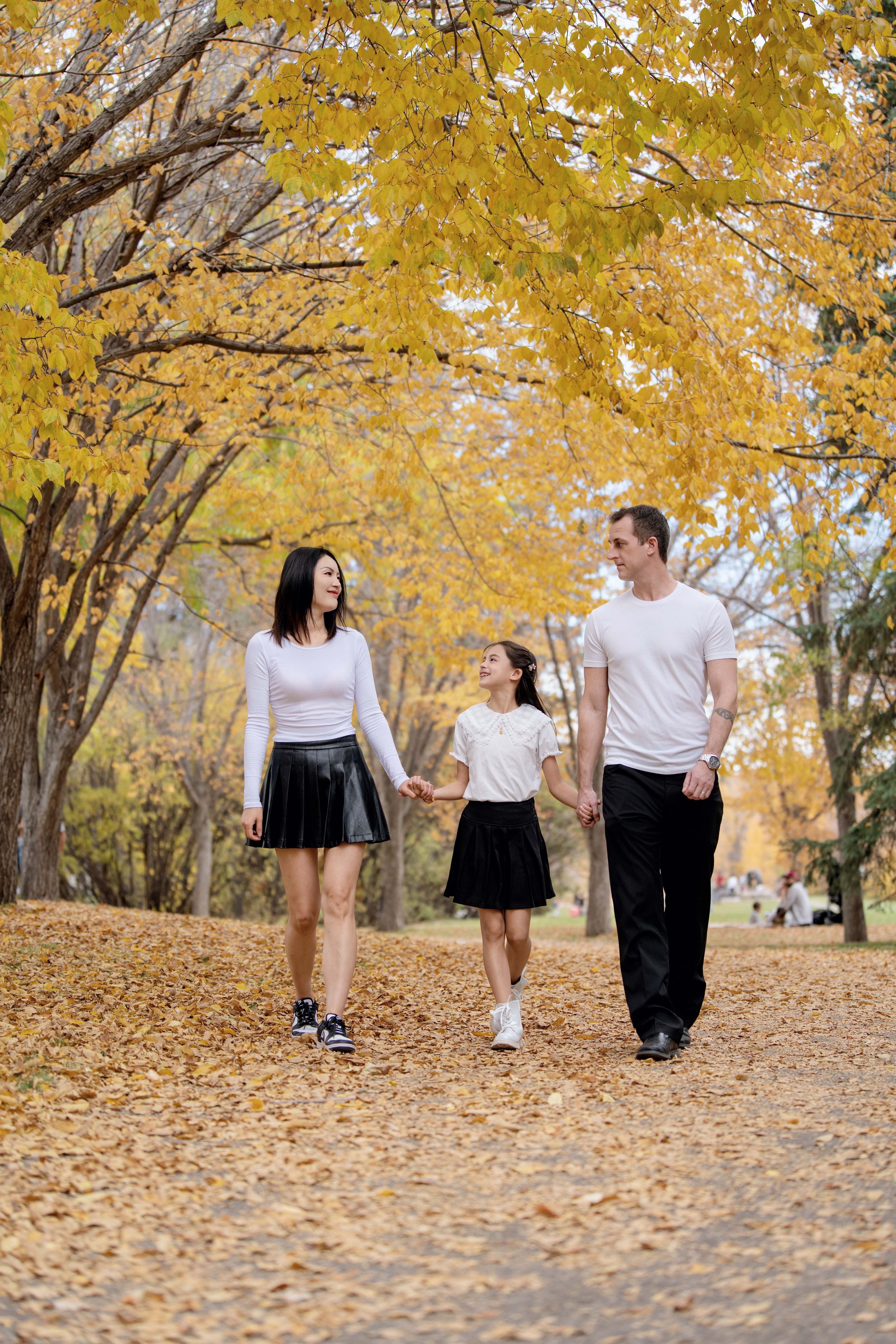 Calgary family photos, Calgary family photographer, Calgary affordable photographer