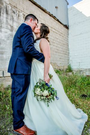 Wedding photos in Springfield, Missouri by Angie Reed Photography