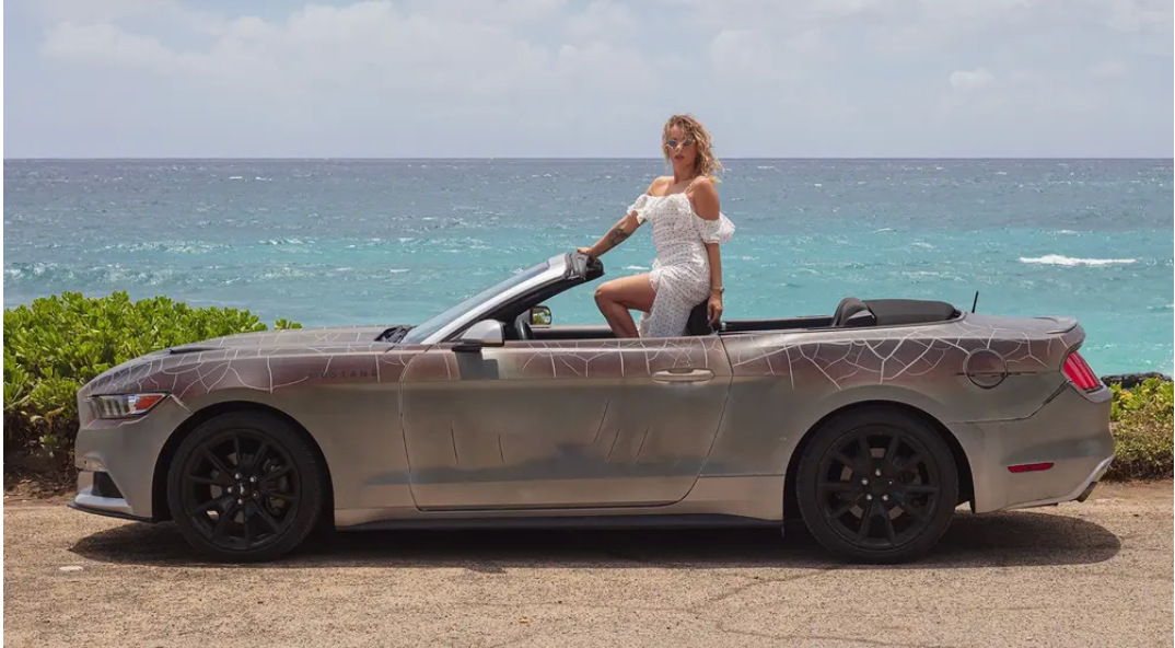 Oahu convertible car photoshoot