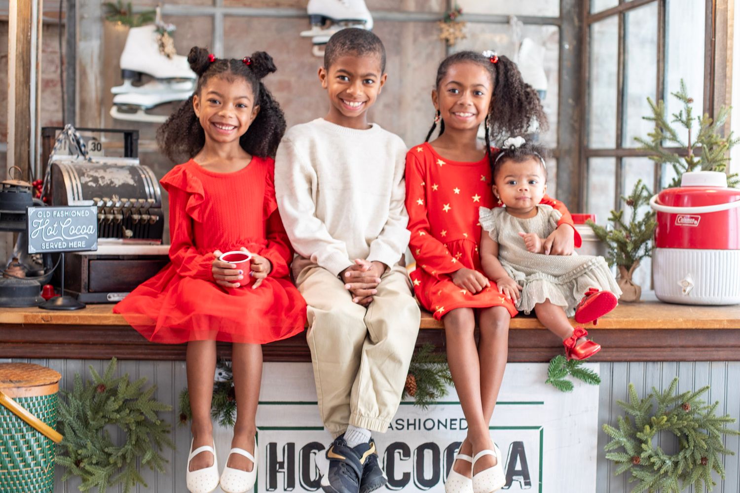 christmas seasonal holiday photoshoots luxury high end beautiful photos quick turn around retouched crisp true to color editing cincinnati