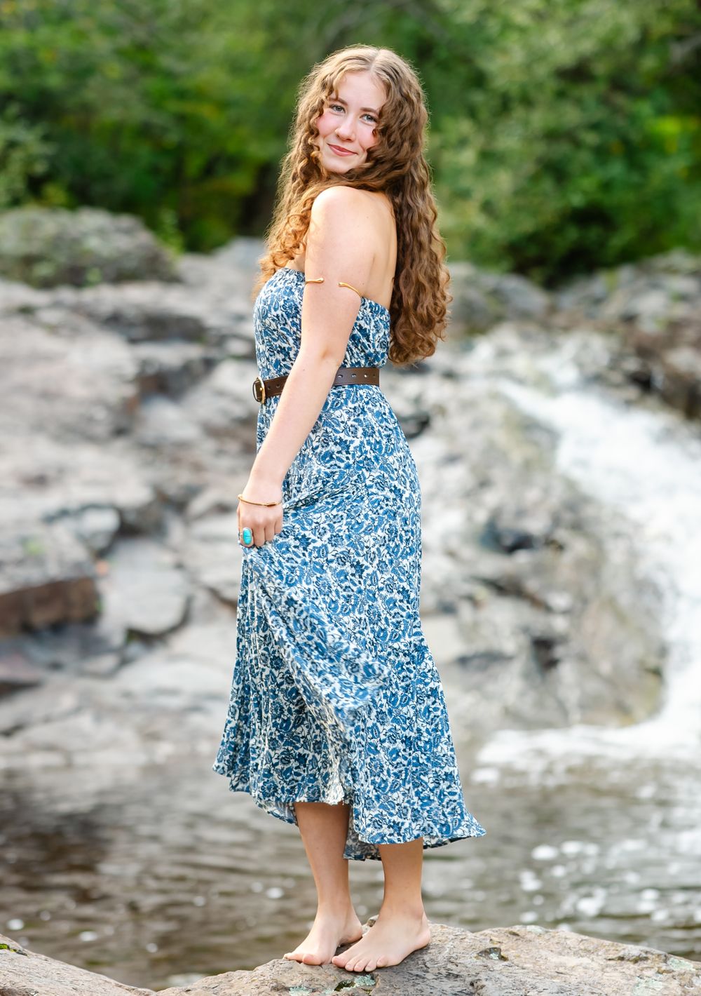 Duluth senior grad photographer, best senior grad photographer in Duluth, MN Chester Creek Senior Grad Photos