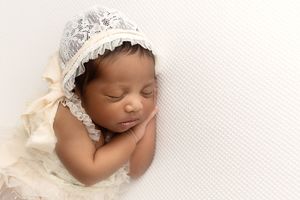 professionelle newbornshooting nrw mit süße Outfits